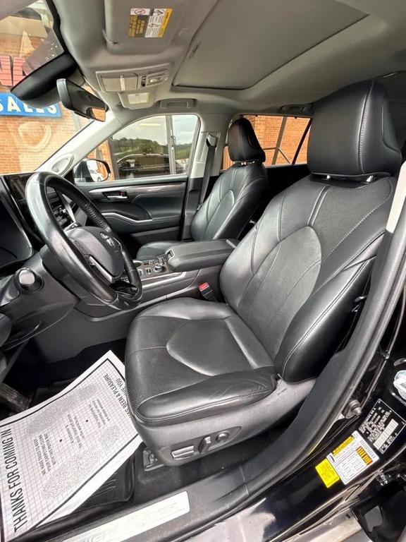 used 2021 Toyota Highlander car, priced at $31,750