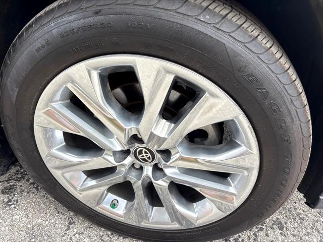 used 2021 Toyota Highlander car, priced at $31,750