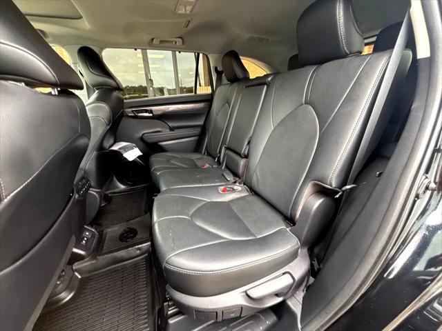 used 2021 Toyota Highlander car, priced at $31,750