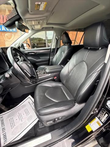 used 2021 Toyota Highlander car, priced at $31,750
