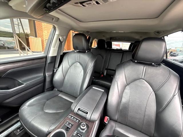 used 2021 Toyota Highlander car, priced at $31,750