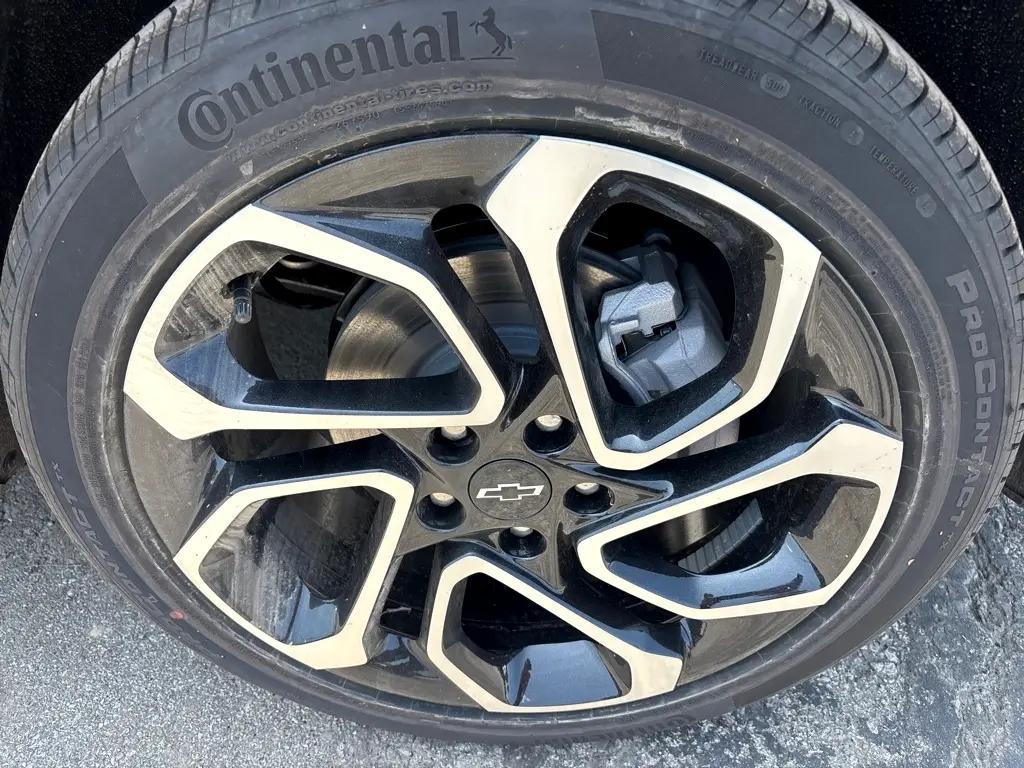used 2025 Chevrolet Trax car, priced at $20,850