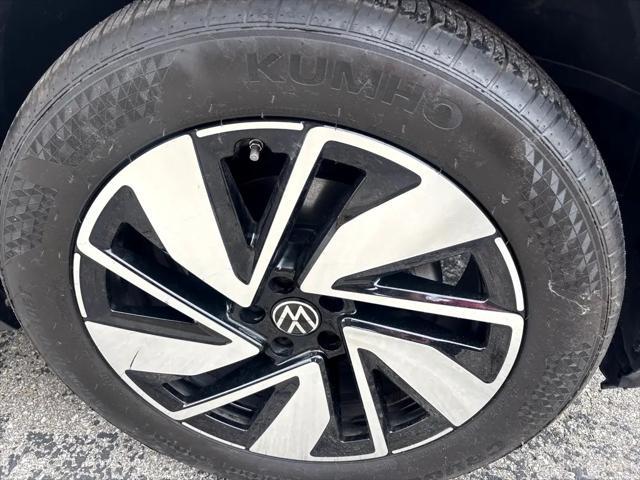 used 2024 Volkswagen Atlas car, priced at $36,450