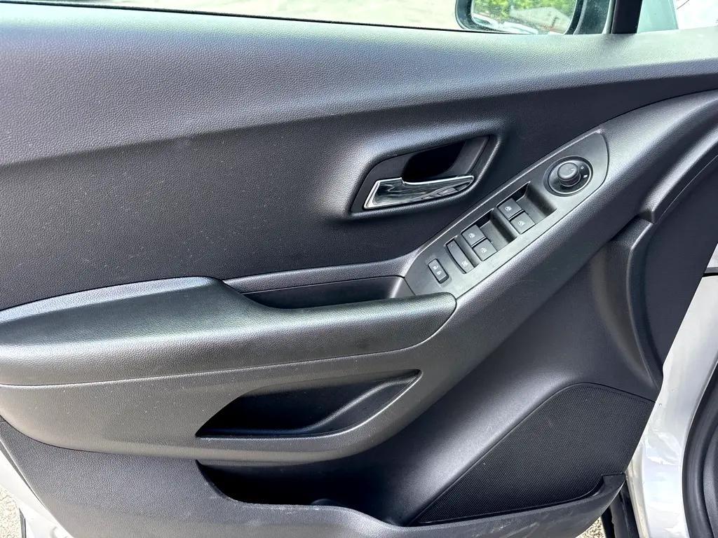 used 2022 Chevrolet Trax car, priced at $12,850