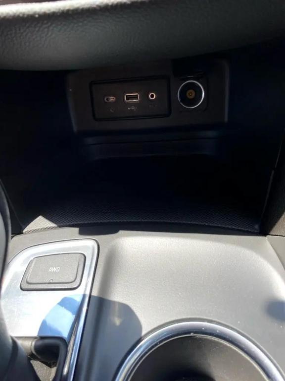 used 2023 Chevrolet Equinox car, priced at $17,350