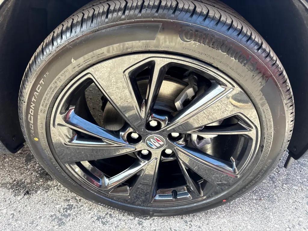 used 2025 Buick Envision car, priced at $35,450