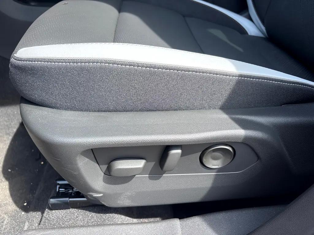 used 2025 Buick Envision car, priced at $35,450