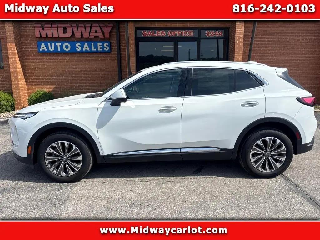 used 2025 Buick Envision car, priced at $30,850