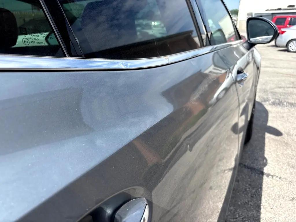 used 2025 Buick Envision car, priced at $31,350