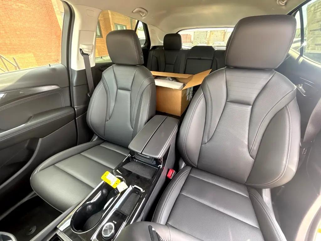 used 2025 Buick Envision car, priced at $31,350