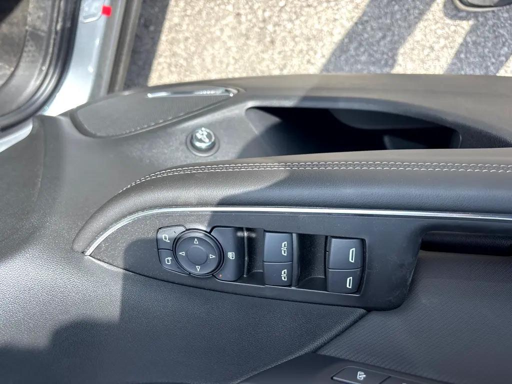 used 2025 Buick Envision car, priced at $31,350