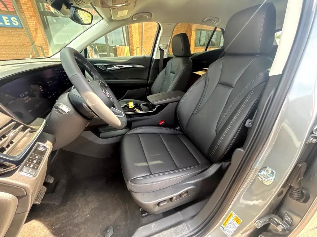 used 2025 Buick Envision car, priced at $31,350