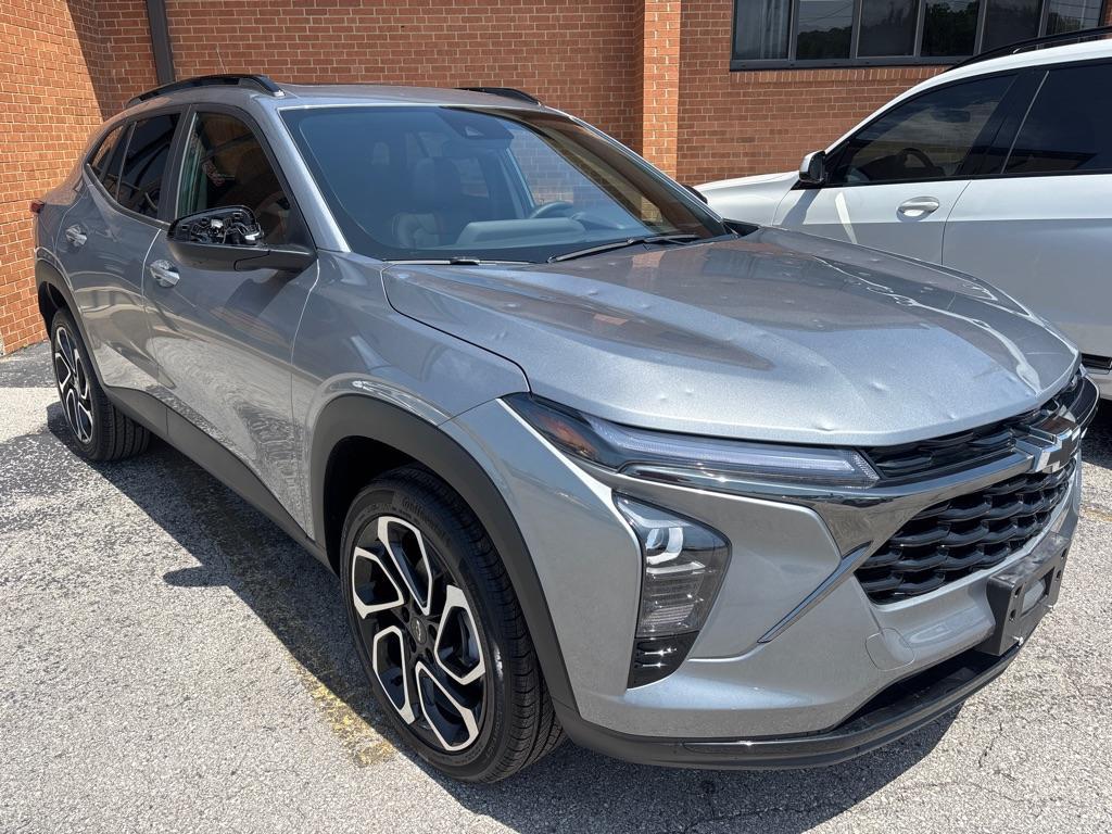 used 2025 Chevrolet Trax car, priced at $18,850