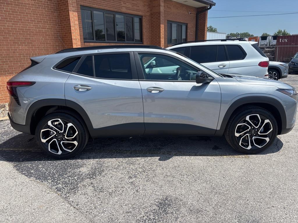 used 2025 Chevrolet Trax car, priced at $18,850