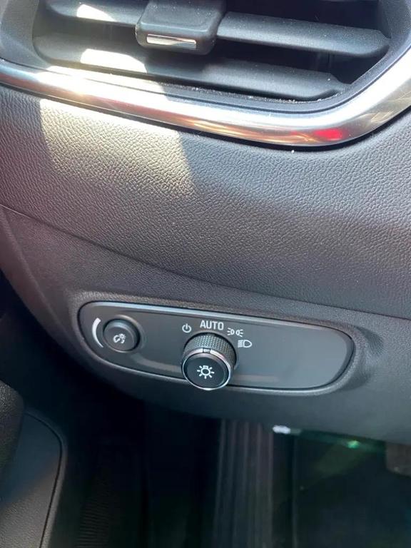used 2022 Chevrolet Equinox car, priced at $17,850