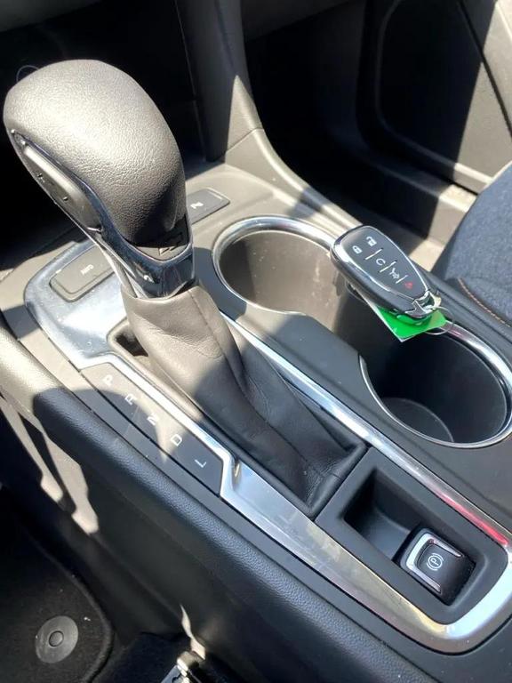 used 2022 Chevrolet Equinox car, priced at $17,850