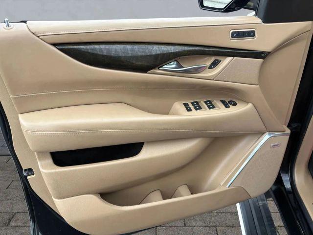 used 2020 Cadillac Escalade car, priced at $31,971