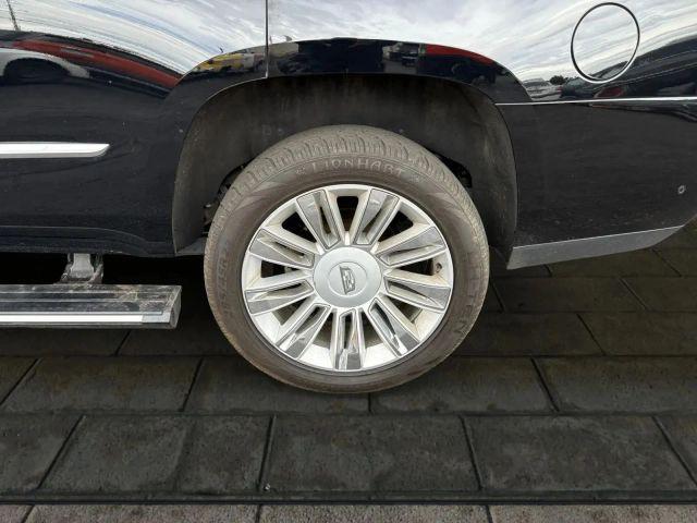 used 2020 Cadillac Escalade car, priced at $31,971