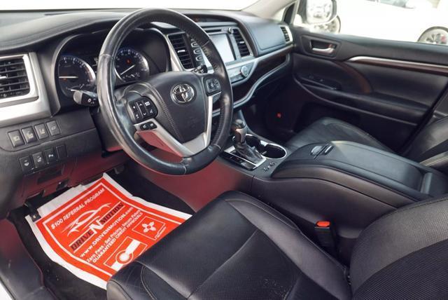 used 2014 Toyota Highlander car, priced at $19,484