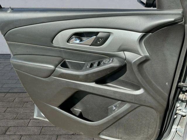 used 2021 Chevrolet Traverse car, priced at $21,984