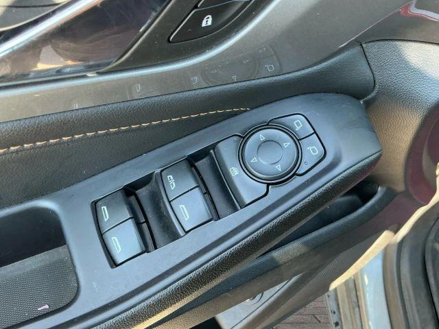 used 2021 Chevrolet Traverse car, priced at $21,984