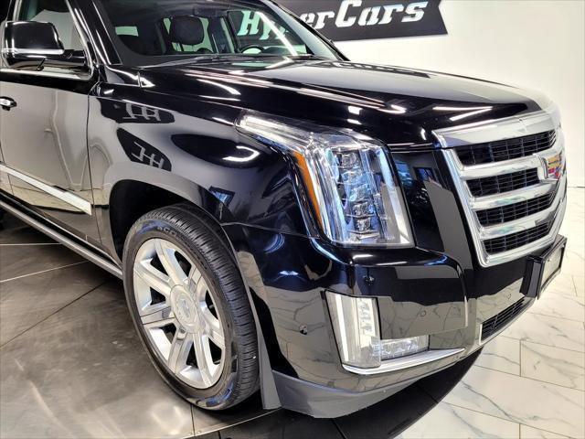 used 2018 Cadillac Escalade ESV car, priced at $30,990