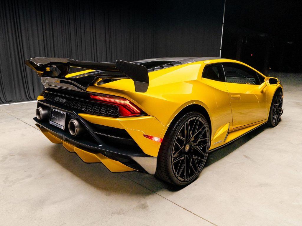 used 2022 Lamborghini Huracan EVO car, priced at $275,990