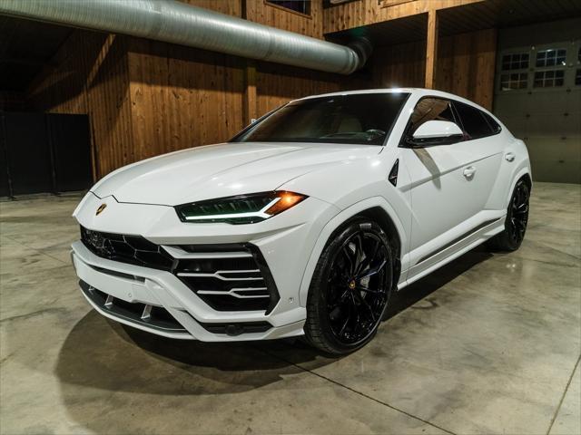 used 2020 Lamborghini Urus car, priced at $178,990