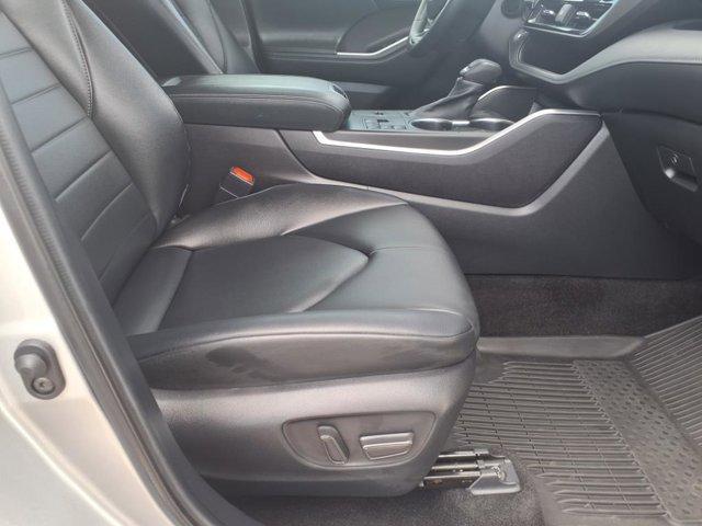 used 2023 Toyota Highlander car, priced at $38,637