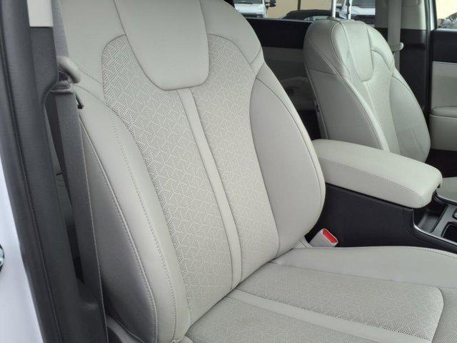 used 2023 Kia Sorento car, priced at $29,217