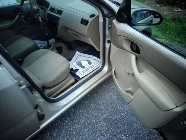 used 2006 Ford Focus car, priced at $5,500