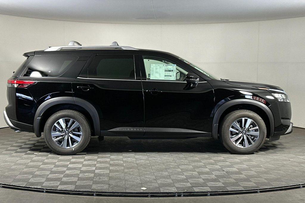 new 2025 Nissan Pathfinder car, priced at $37,121