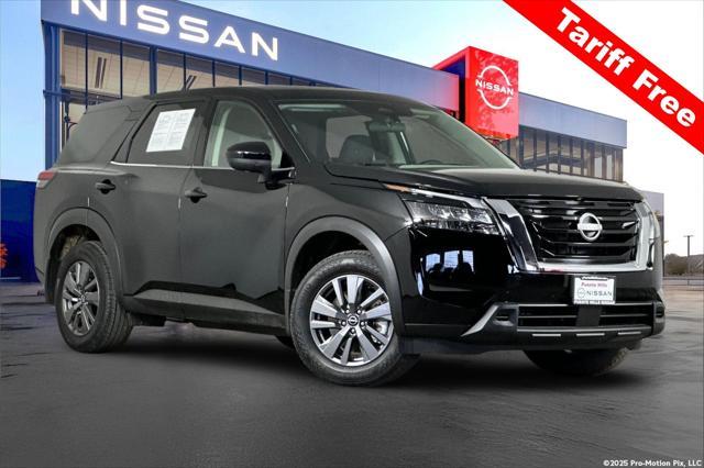 new 2025 Nissan Pathfinder car, priced at $35,300