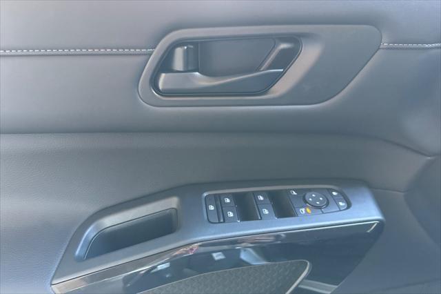 new 2025 Nissan Pathfinder car, priced at $35,300