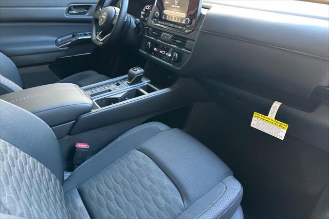 new 2025 Nissan Pathfinder car, priced at $35,300