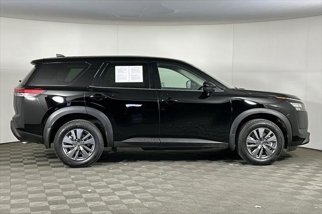 new 2025 Nissan Pathfinder car, priced at $35,300