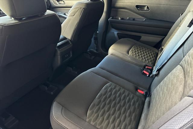 new 2025 Nissan Pathfinder car, priced at $35,300