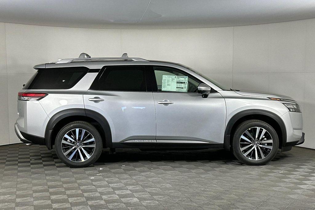 new 2025 Nissan Pathfinder car, priced at $48,868