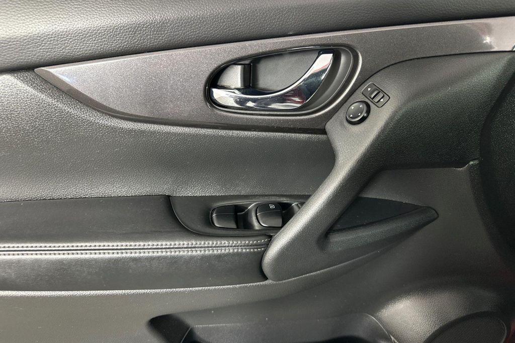 used 2020 Nissan Rogue car, priced at $19,395