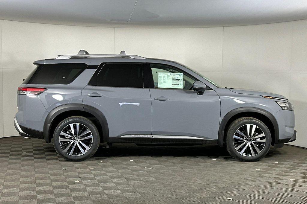 new 2025 Nissan Pathfinder car, priced at $49,109