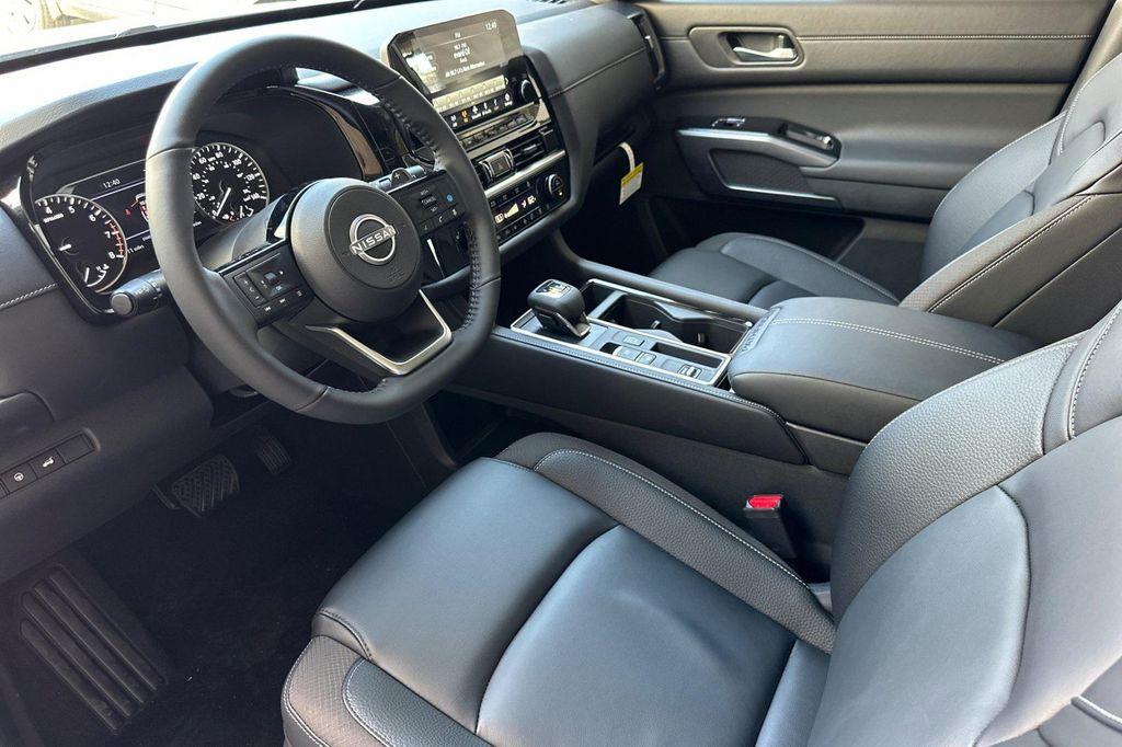 new 2025 Nissan Pathfinder car, priced at $37,444
