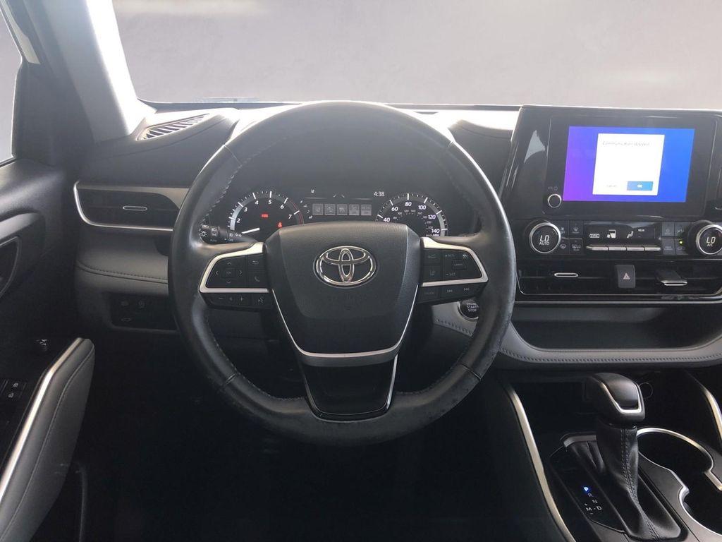 used 2023 Toyota Highlander car, priced at $36,995