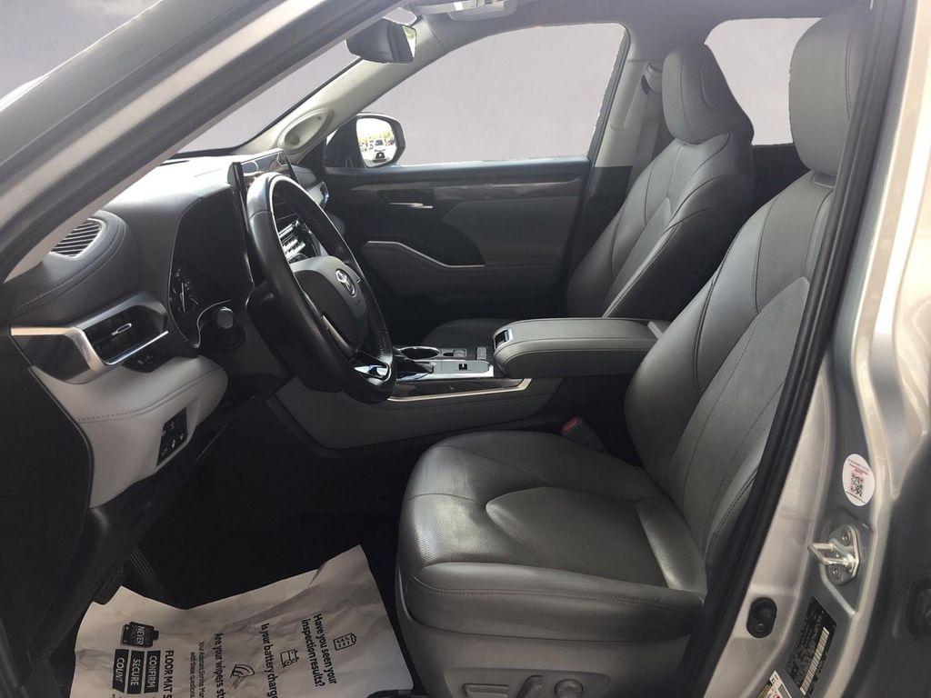 used 2021 Toyota Highlander car, priced at $34,995