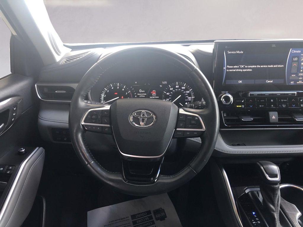 used 2021 Toyota Highlander car, priced at $34,995