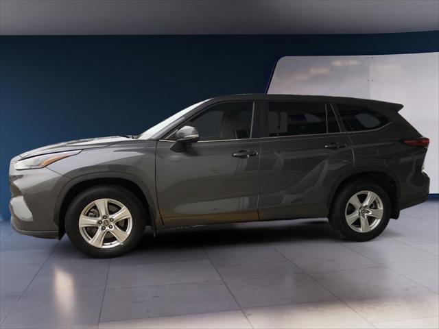 used 2023 Toyota Highlander car, priced at $36,995