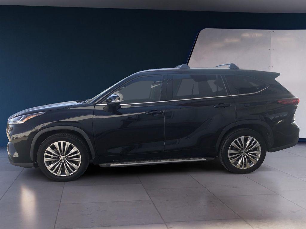 used 2022 Toyota Highlander car, priced at $42,995