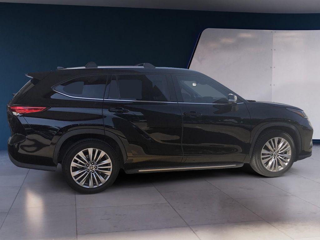 used 2022 Toyota Highlander car, priced at $42,995