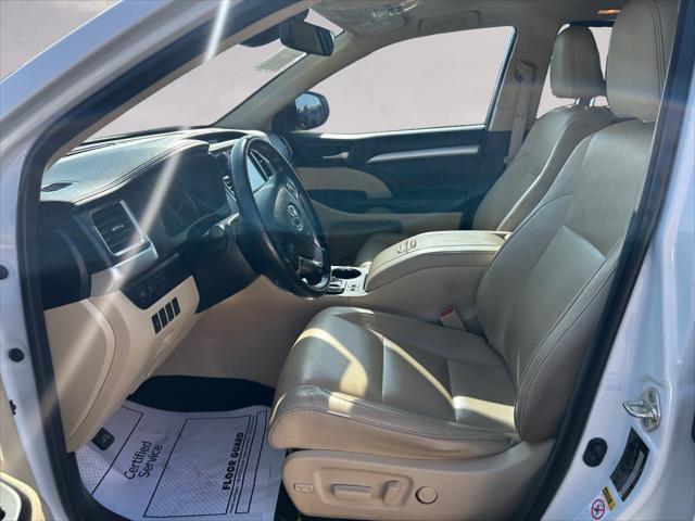 used 2018 Toyota Highlander car, priced at $26,895