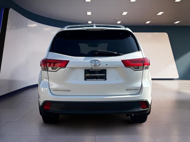 used 2018 Toyota Highlander car, priced at $26,895
