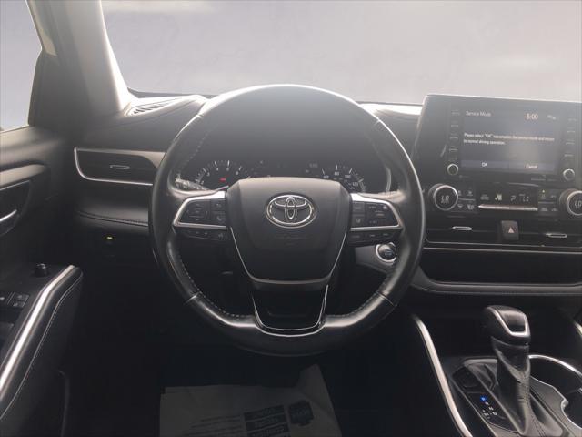 used 2020 Toyota Highlander car, priced at $26,995